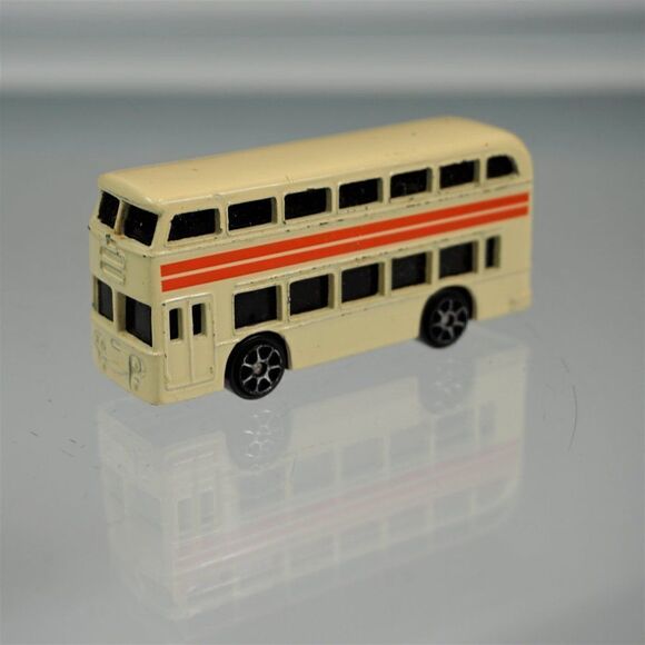 Vintage Maisto Daimler Double Decker Bus Diecast Toy Car - Picture 4 of 8